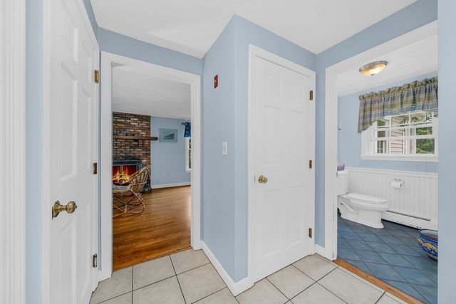 90 Lacy, North Andover, MA 01845