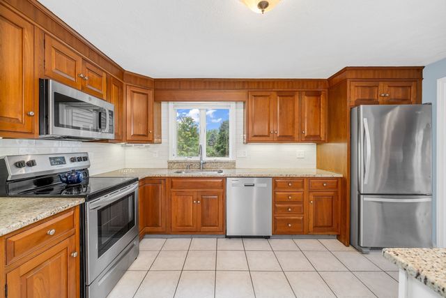 90 Lacy, North Andover, MA 01845