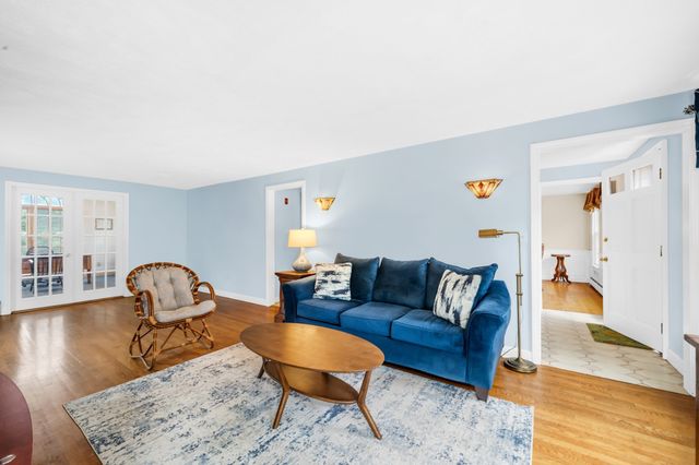 90 Lacy, North Andover, MA 01845
