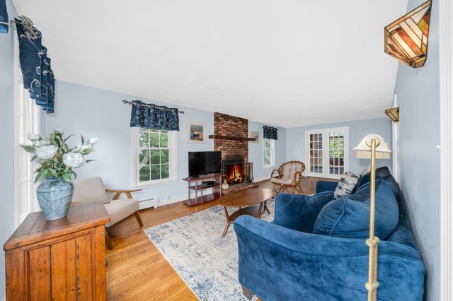 90 Lacy, North Andover, MA 01845