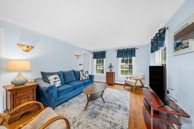 90 Lacy, North Andover, MA 01845