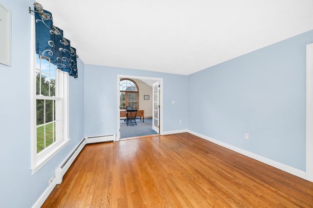 90 Lacy, North Andover, MA 01845