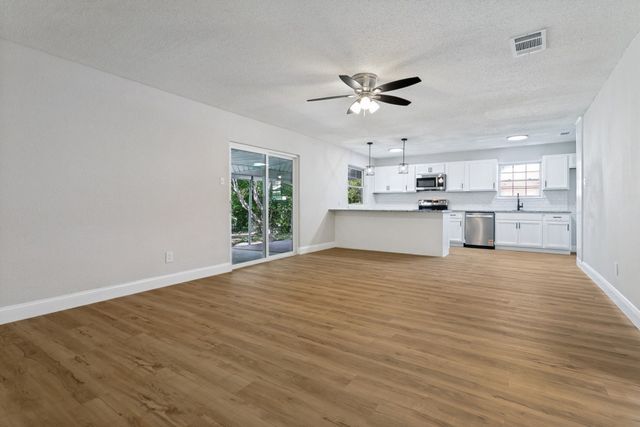 7821 Kermit Avenue, Fort Worth, TX 76116