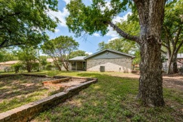 7821 Kermit Avenue, Fort Worth, TX 76116