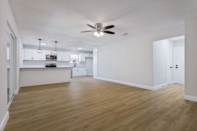 7821 Kermit Avenue, Fort Worth, TX 76116