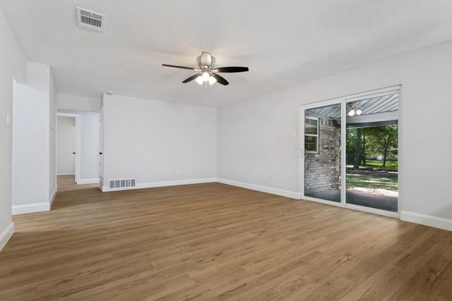 7821 Kermit Avenue, Fort Worth, TX 76116