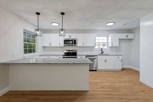 7821 Kermit Avenue, Fort Worth, TX 76116