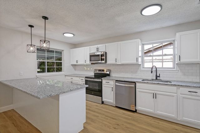 7821 Kermit Avenue, Fort Worth, TX 76116