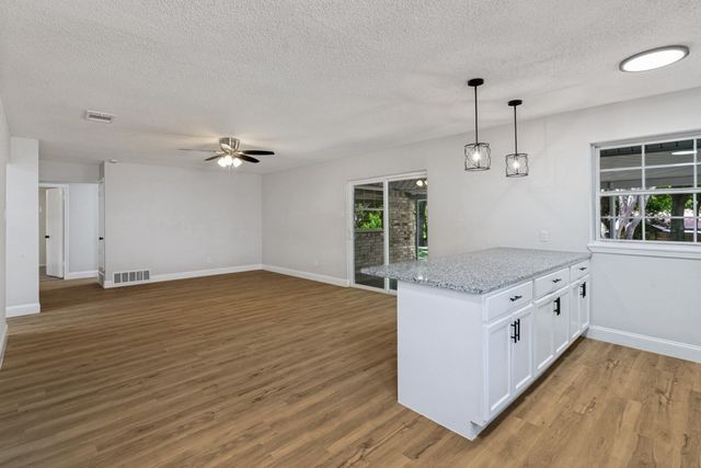 7821 Kermit Avenue, Fort Worth, TX 76116
