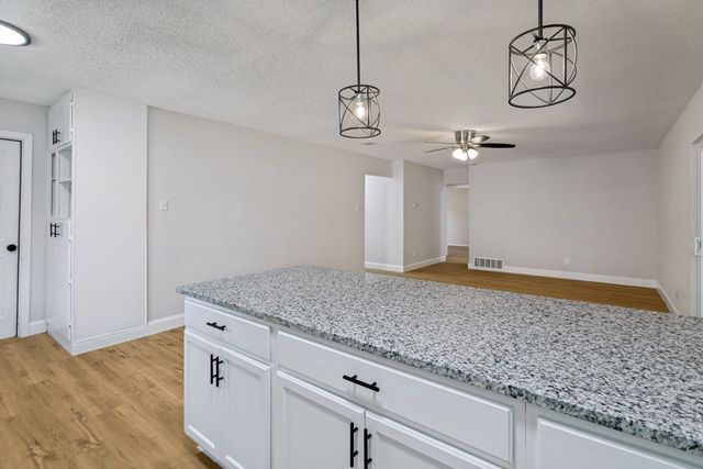 7821 Kermit Avenue, Fort Worth, TX 76116