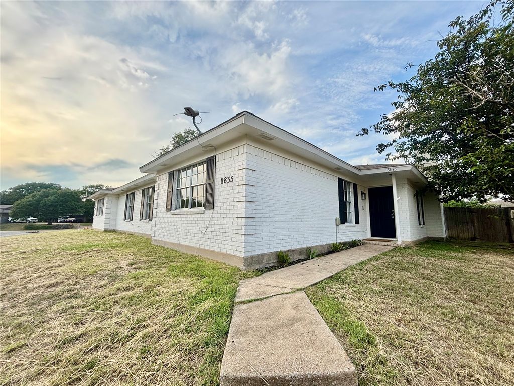 8835 Township Court, Fort Worth, TX 76179