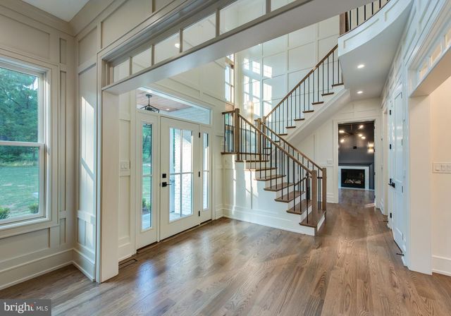 11 HARVEY LN, Malvern, PA 19355