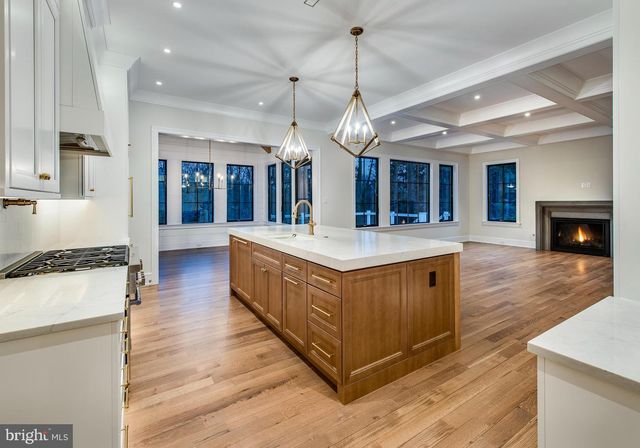 11 HARVEY LN, Malvern, PA 19355