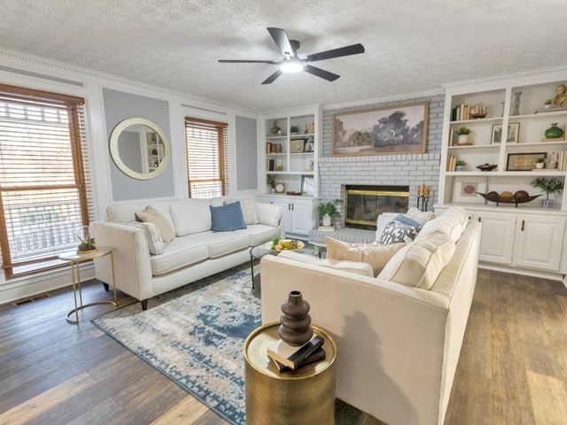 2581 Oak Village NE Place, Marietta, GA 30062