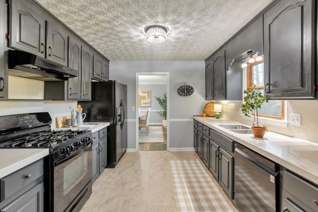 2581 Oak Village NE Place, Marietta, GA 30062