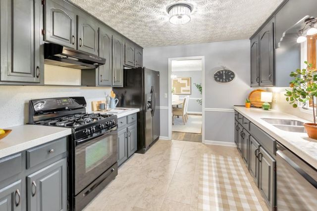 2581 Oak Village NE Place, Marietta, GA 30062