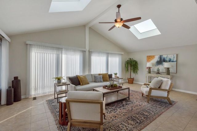 2581 Oak Village NE Place, Marietta, GA 30062