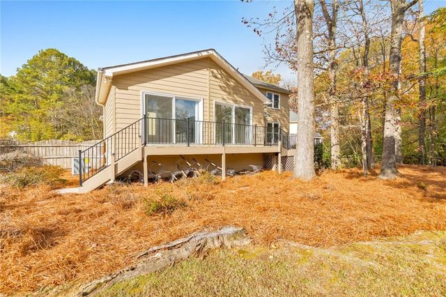 2581 Oak Village NE Place, Marietta, GA 30062