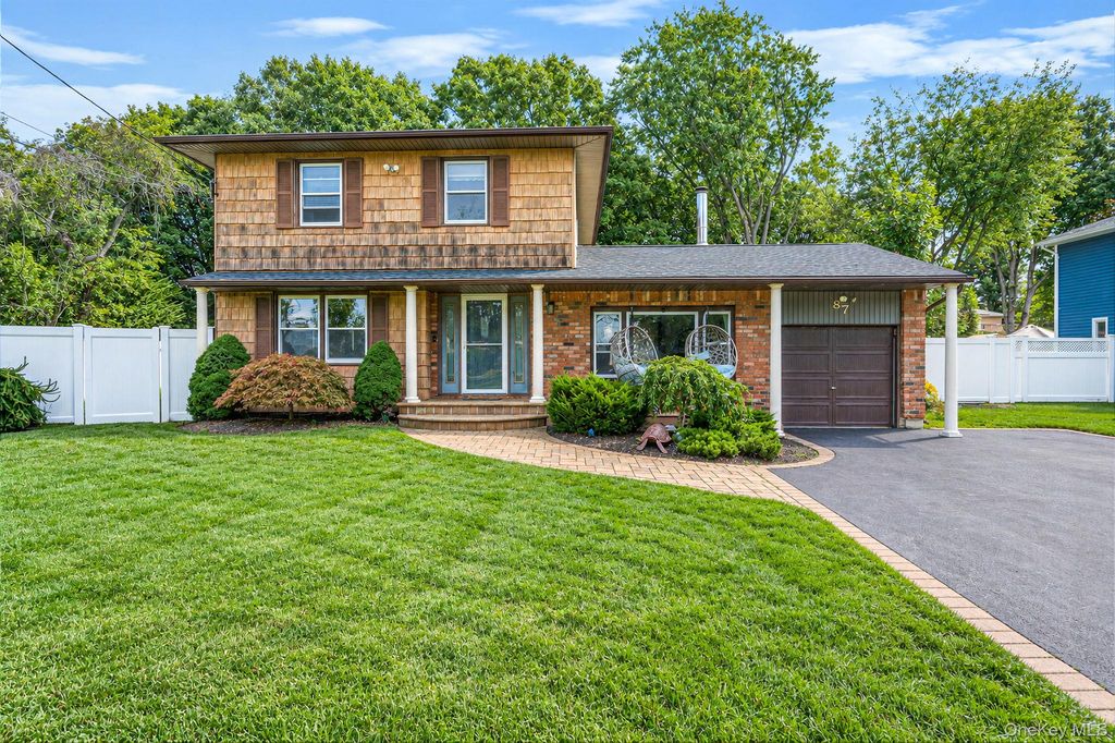 87 Wexford Drive, Oakdale, NY 11769 — exterior