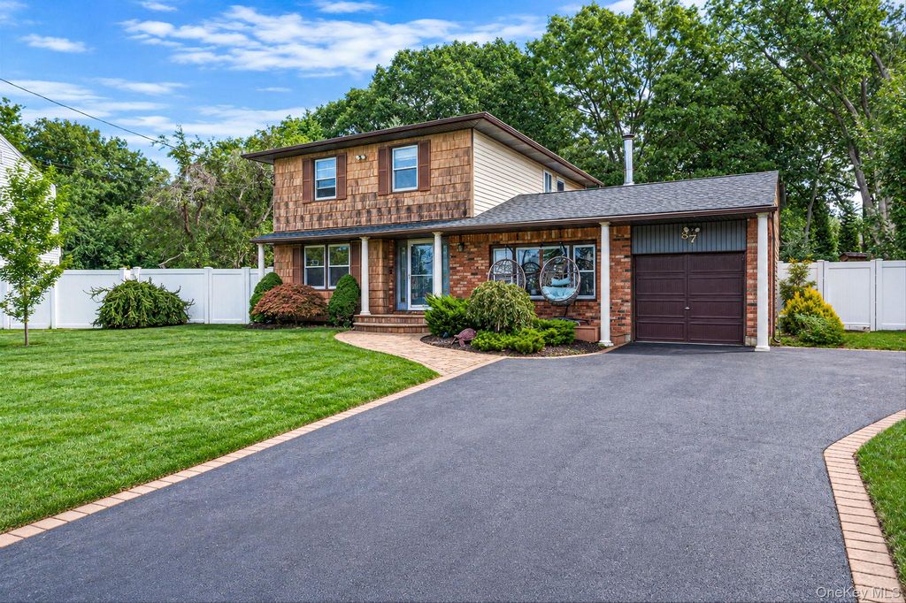 87 Wexford Drive, Oakdale, NY 11769 — photo 2