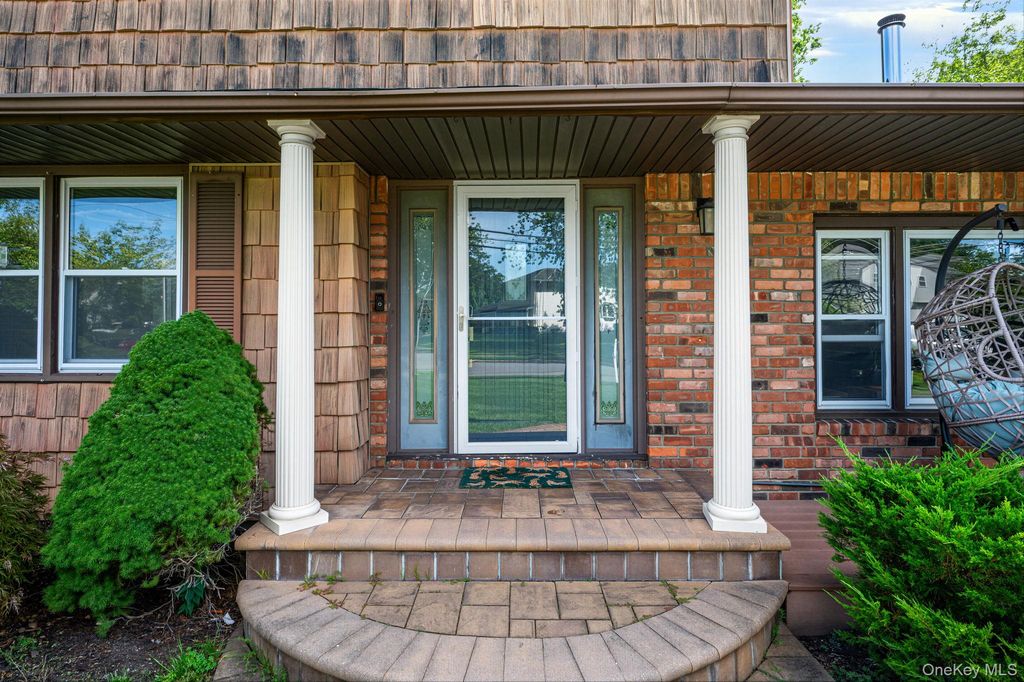 87 Wexford Drive, Oakdale, NY 11769 — photo 5
