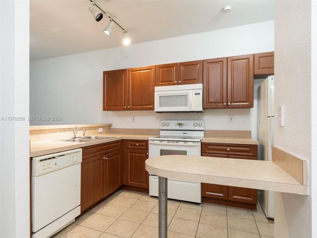 17333 NW 7 AV 107, Miami Gardens, FL 33169