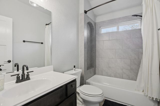 404 Ancient Oak WAY, San Marcos, TX 78666