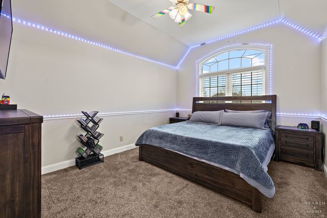 2184 Schrader Lane, North Aurora, IL 60542