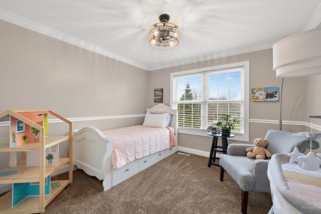 2184 Schrader Lane, North Aurora, IL 60542