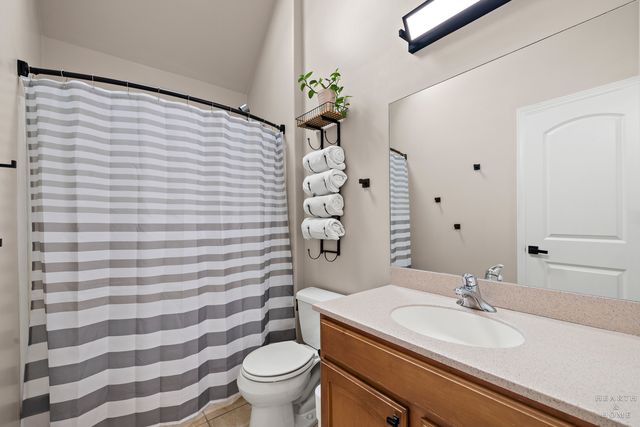 2184 Schrader Lane, North Aurora, IL 60542