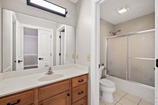 2184 Schrader Lane, North Aurora, IL 60542