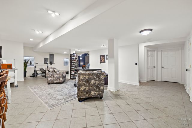 2184 Schrader Lane, North Aurora, IL 60542