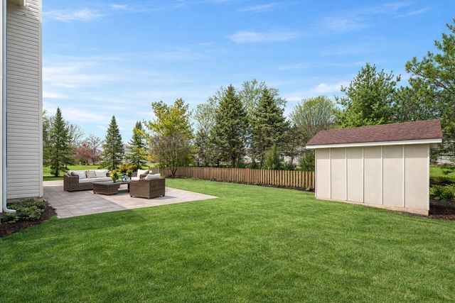 2184 Schrader Lane, North Aurora, IL 60542