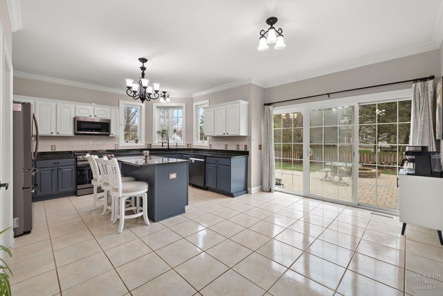 2184 Schrader Lane, North Aurora, IL 60542