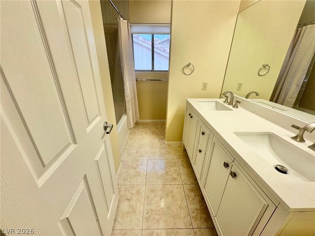 8240 Tivoli Cove Drive, Las Vegas, NV 89128