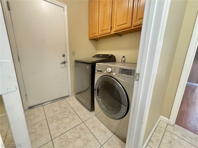 8240 Tivoli Cove Drive, Las Vegas, NV 89128