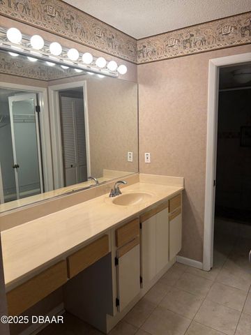 275 Indigo Dr Unit 105, Daytona Beach, FL 32114
