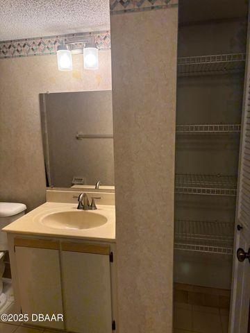 275 Indigo Dr Unit 105, Daytona Beach, FL 32114