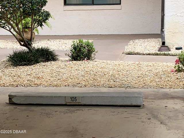 275 Indigo Dr Unit 105, Daytona Beach, FL 32114