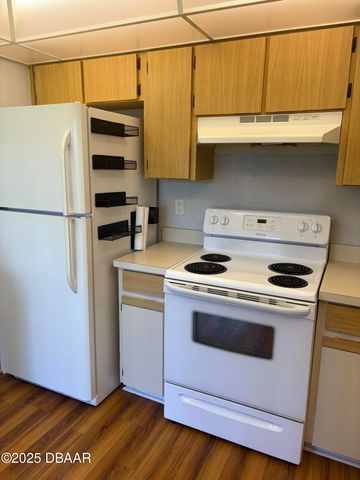 275 Indigo Dr Unit 105, Daytona Beach, FL 32114