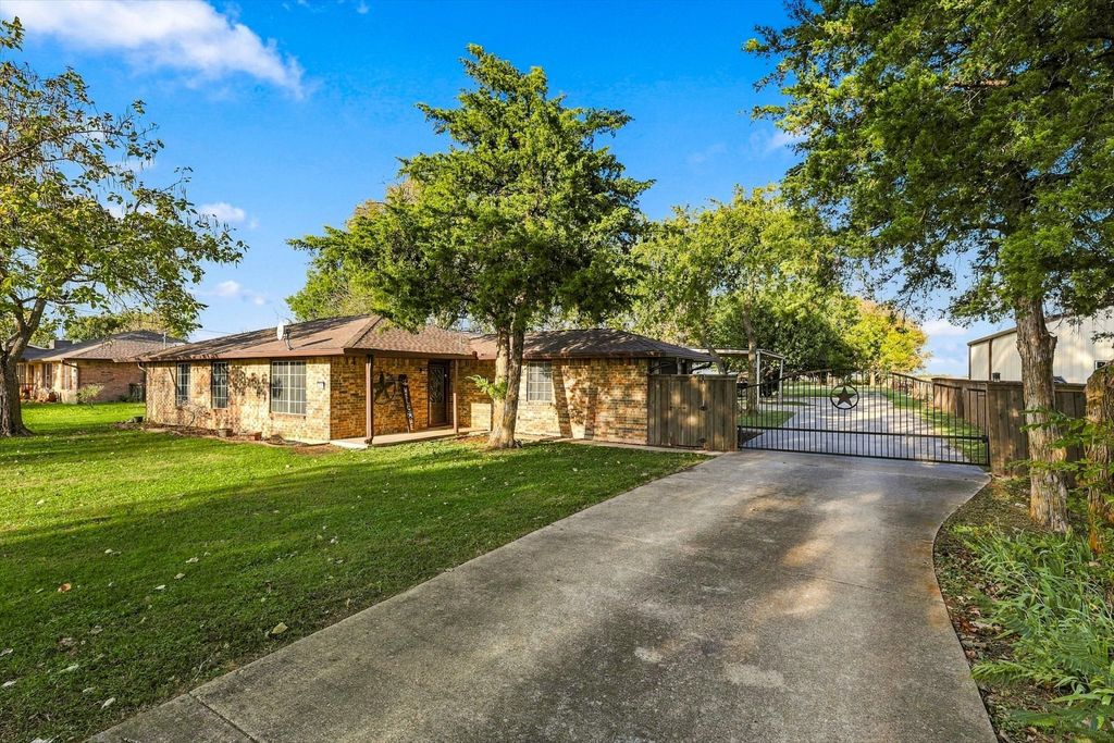 401 Fm 55, Waxahachie, TX 75165 — exterior