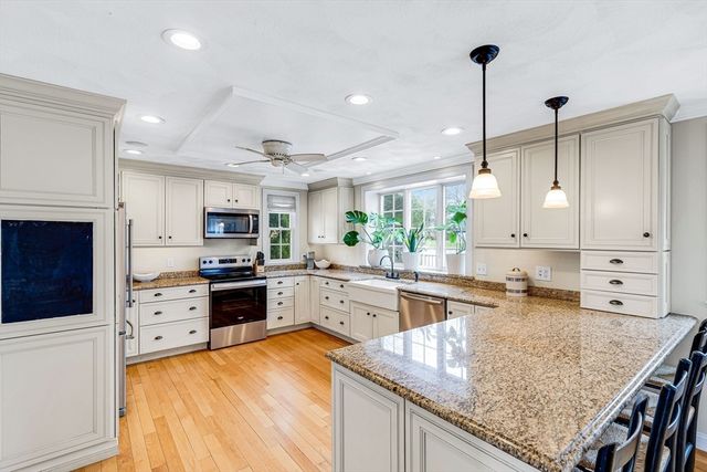 54 Old Merrill St, Amesbury, MA 01913