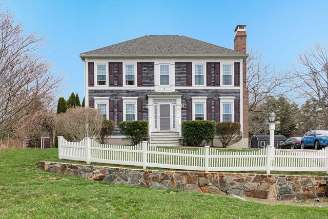 54 Old Merrill St, Amesbury, MA 01913