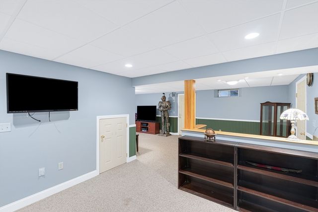 54 Old Merrill St, Amesbury, MA 01913