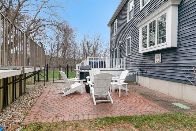 54 Old Merrill St, Amesbury, MA 01913