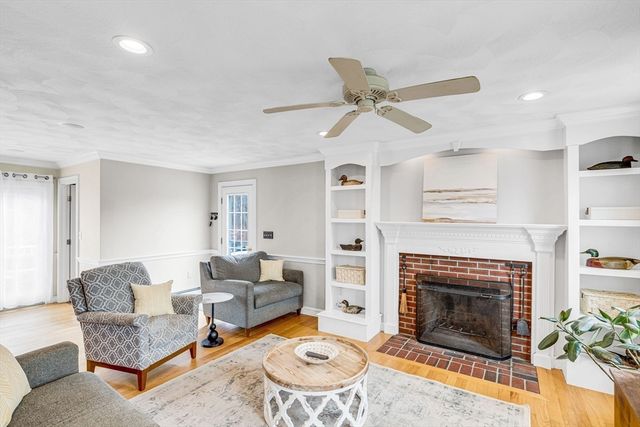 54 Old Merrill St, Amesbury, MA 01913