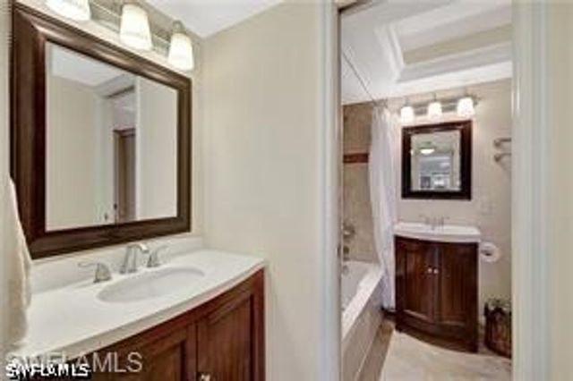 1 Bluebill AVE 707, Naples, FL 34108