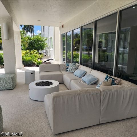 1 Bluebill AVE 707, Naples, FL 34108