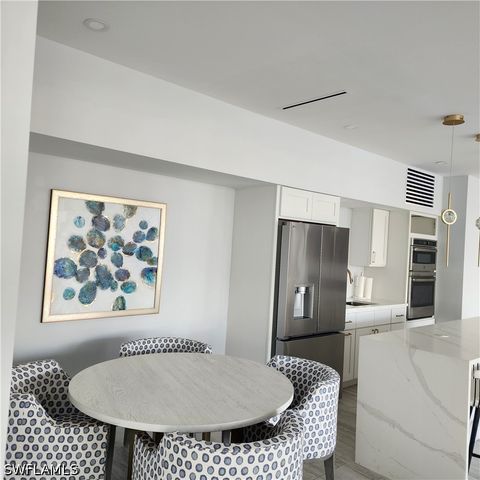 1 Bluebill AVE 707, Naples, FL 34108