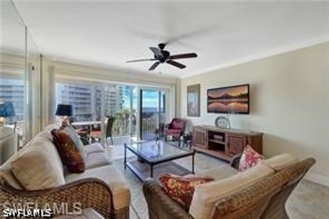 1 Bluebill AVE 707, Naples, FL 34108